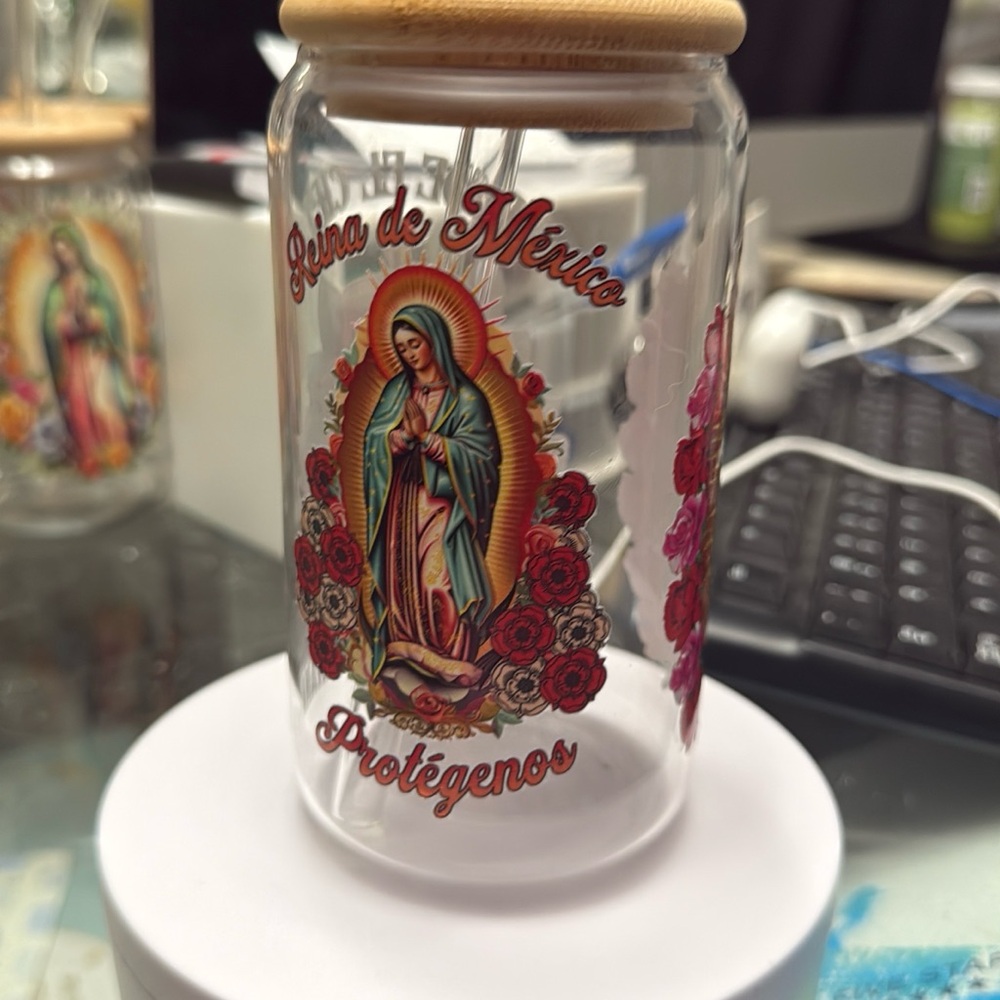 Reina de México Glass Jar with Wooden Lid